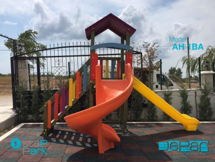 İki Kaydıraklı Ahşap Plastik Çocuk Oyun Parkı